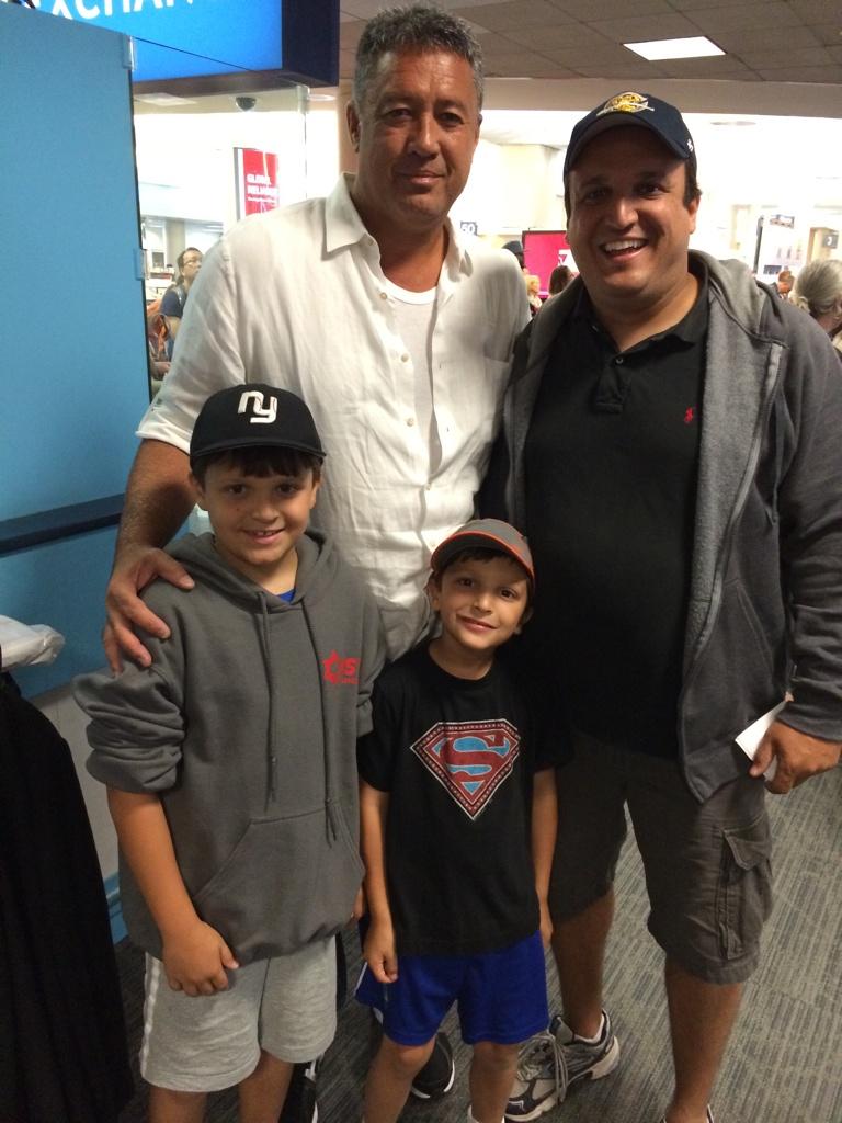 Rabbi David Levy on X: Look who we met @ LAX @Mets @SNYtv great Ron Darling.  It was awesome to introduce my kids to 1 of my childhood heroes   / X