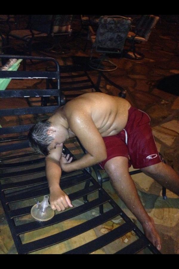 TeenageRagers's tweet photo. Explain yourself http://t.co/yY8BULka2x