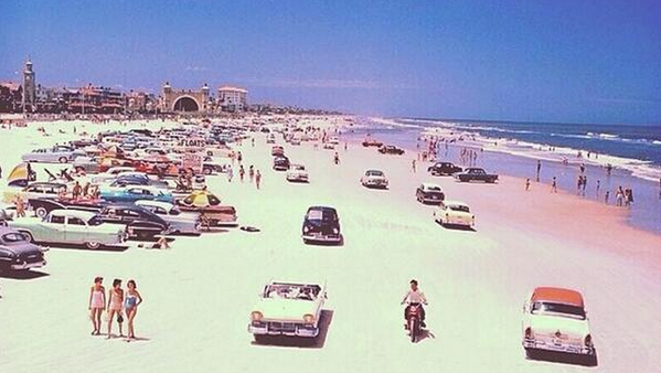 sassywhaleaf's tweet image. I wish I was a teen in the 1950's 😍☀