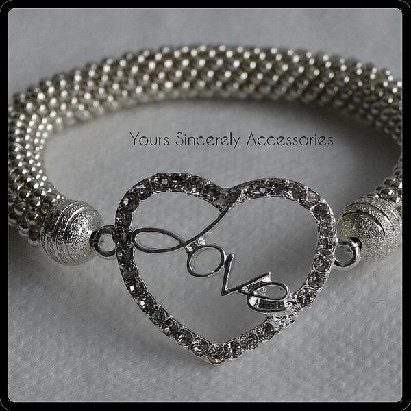 UrsSincerelyFT's tweet photo. Our beautiful silver toned INNER LOVE stretchy bracelet £16.44 http://t.co/D37dks85qA #love #jewellery #accessories http://t.co/1s3JmcyoSo