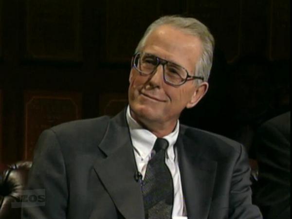 nzonscreen's tweet image. John Davies died this day, 2003. Here the athlete and commentator pays tribute to Peter Snell: nzos.me/1erp07f