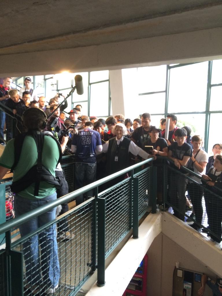 BtAwF8WCUAAlf7D.jpg:large