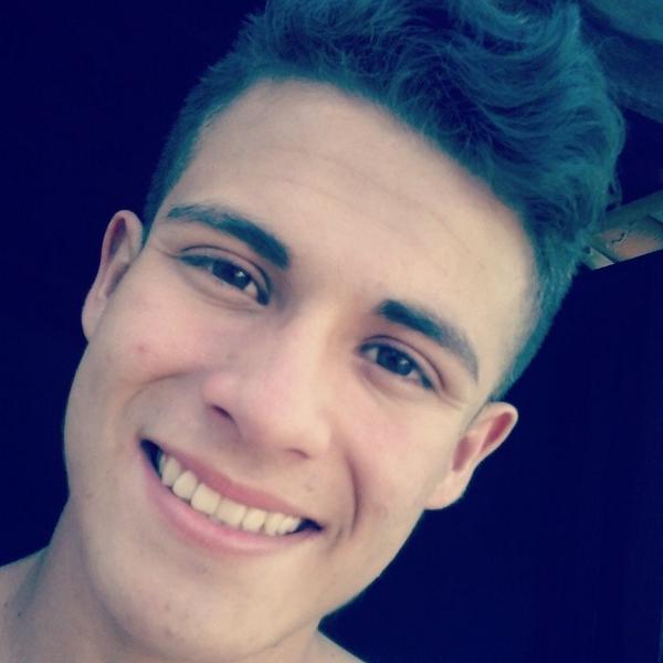 daniel_welcome's tweet photo. - Ser bonito ñao ker dizer Nada :P ... http://t.co/3Gree4XcFm