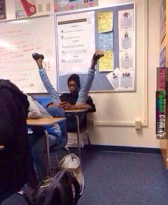 Moi_Quandd's tweet image. Moi quand je porte de nouvelles chaussures.