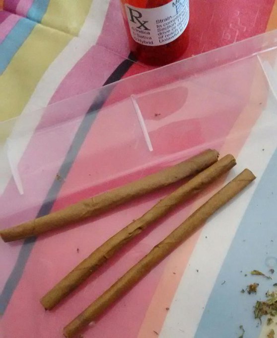 Rolling blunts.. Yea I'm that type of girl.I cook,clean,nurture,love,suck&amp;fuck,Anndd can roll u a blunt<a href="/tag/pisces"class="tags"><span>#pisces</span></a>