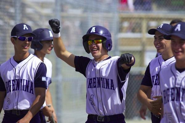 canaldeportv's tweet photo. ¡¡ARGENTINA SALIÓ BICAMPEÓN MUNDIAL JUVENIL EN SOFTBOL!! 
Le ganó 9-0 a Nueva Zelanda en la final. http://t.co/E3Xu9NLlHz