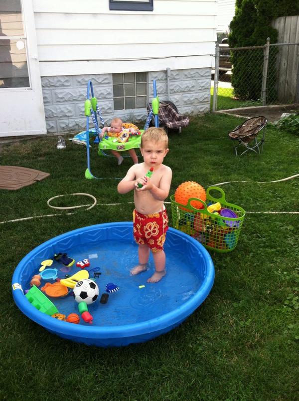 NicWhite989's tweet photo. #summer is awesome :)
Just a nice warm day chillin with my peeps http://t.co/fLWMk7zcz9