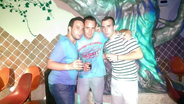 ooskiitaar's tweet photo. Buenas vacaciones aquí dejo un recuerdo ahora toca la rutina de siempre valla mierda http://t.co/Wv6Tq1YyGZ
