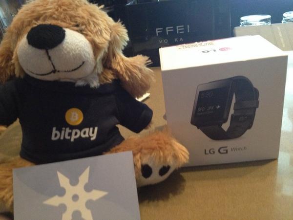 CoinJabber's tweet image. Thx to @NinjaColocation for an LG watch and to @bitpay for curly! :D check out NinjaColo at coinjabber.com/site/ninjacolo…
