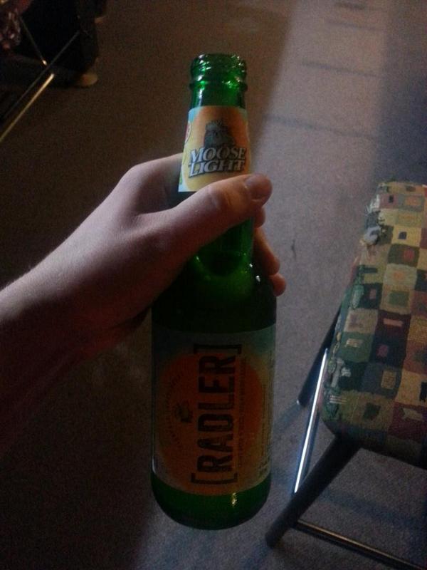 SerenaEva's tweet photo. @purdue0202  this does taste pretty good! #radler http://t.co/AIGTAhl6eE