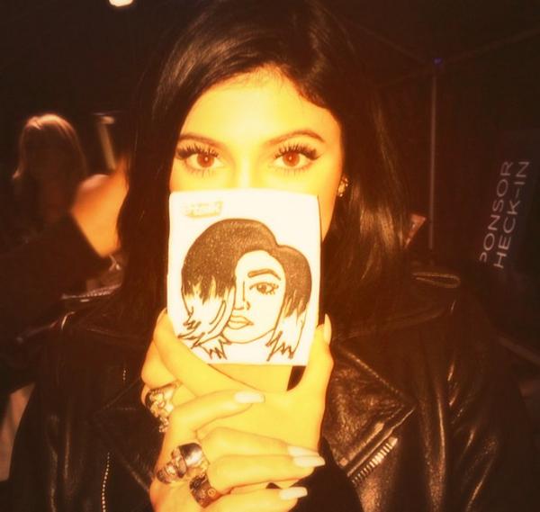kimkperfection's tweet photo. 👸✨ http://t.co/D19nXYYvUt