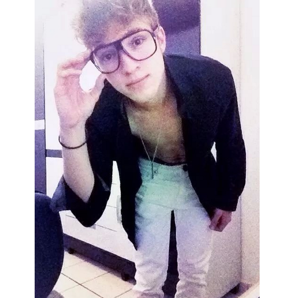 Ste__rossi__'s tweet photo. Dlç + hehee
@_1Rodrigo_ http://t.co/qBDU001mlo