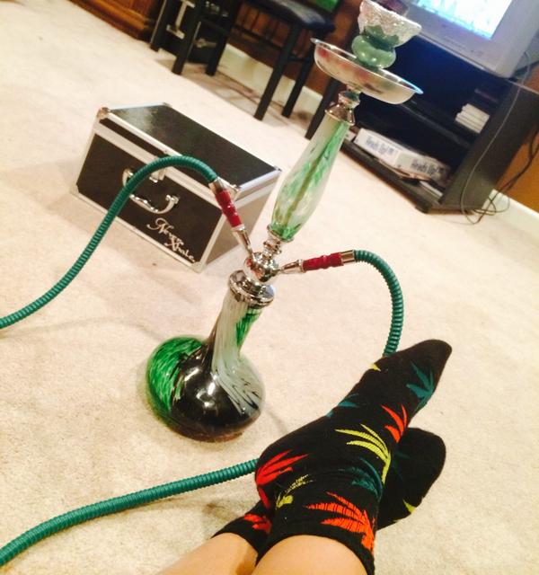 CutiieKansan's tweet photo. My night tonight!!💨💨🍁🍁 #weedislifeclothing #giveaway #rastasocks @WeedlsLife http://t.co/ugjvBlF5bH