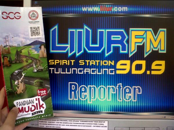 putriayuricke's tweet photo. Dapetin buku panduan mudik di @LIIURFM , di pos pam n pos yan polres kediri kab &amp; polres t.agung. Free thanx @e100ss http://t.co/57SJ0jda0X
