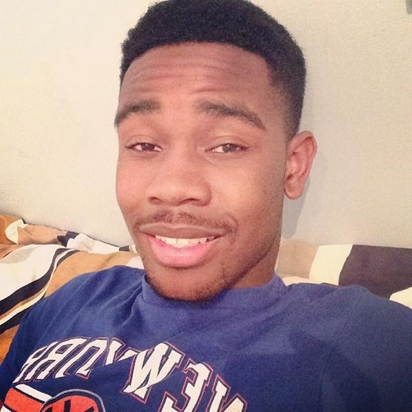 jaycoupe4's tweet image. Dark skins wanna be lightskin so bad #DarkskinProblems #HitThatRiseEffect #NotOnce #Twice