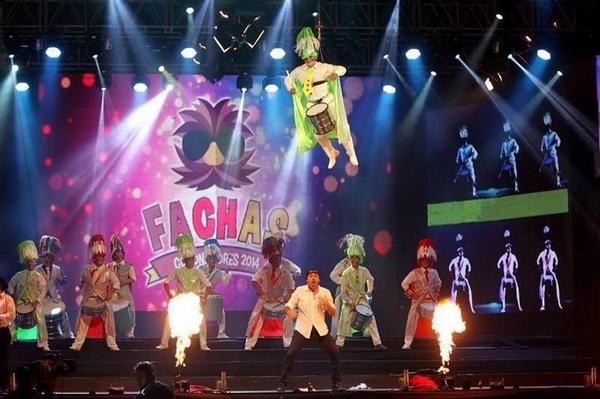 HORALOCABOLIVIA's tweet photo. Recuerdo>> Presentación juntó a @fabiozambrana #horalocaoficialdelcarnaval #laoiginalhoraloca #bienvenidosalparaiso http://t.co/GdFbaHb0MX