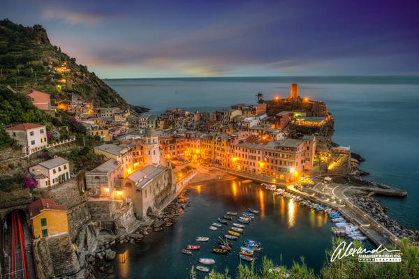 HolleErnie's tweet photo. Vernazza Sunset by winstonoboogie http://t.co/m31w0lBJQ6