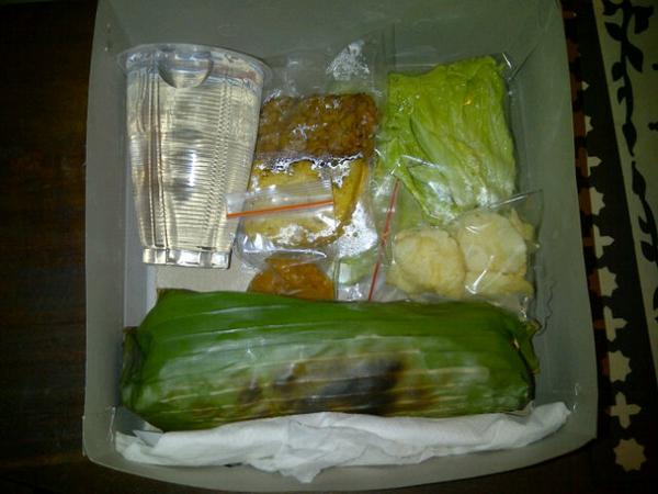 NasiBakarSri's tweet photo. Menu berbuka puasa http://t.co/zUM0ybQcYL