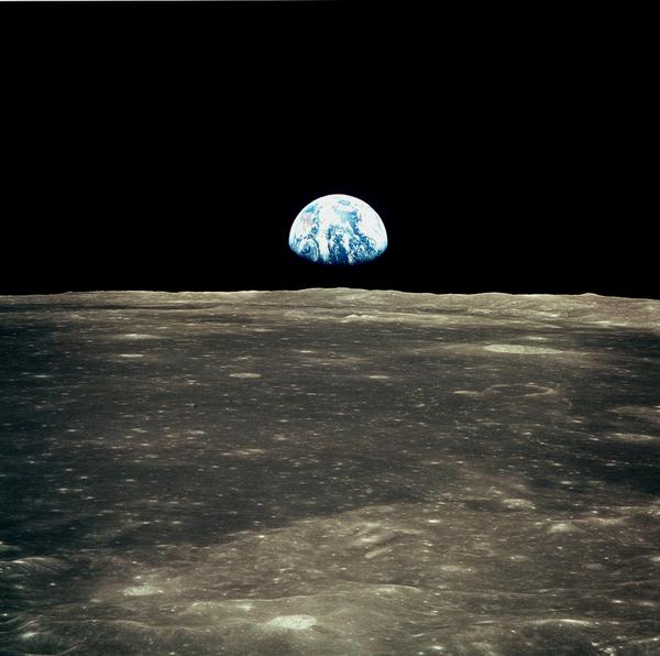 lemondefr's tweet photo. Il y a 45 ans, le premier homme marchait sur la lune http://t.co/V6wZxWhJvp http://t.co/RCopBsVynl