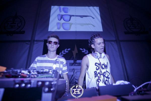 Sigue la fiesta #HawkersFib #Fib #Fib2014 #Sunglasses #HawkersDj  #HawkersCo #Fib14 <a href="/bassjumpers/">Bass Jumpers</a>