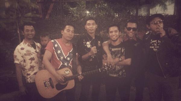 DynamiteRockers's tweet photo. Terima kasih ROCKMADHAN 2014. Terima kasih untuk persaudaraan yg hebat ini. http://t.co/148OUaa4Qy