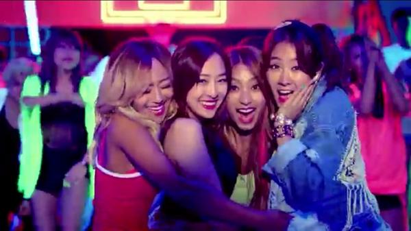 bobojubobo's tweet photo. GROUP HUG!!
#TouchMyBody
#SistarIsBack
#ν°μΉλ§μ΄λ°λ
#SISTAR
#μ¨μ€ν http://t.co/ldSkwSbKH3