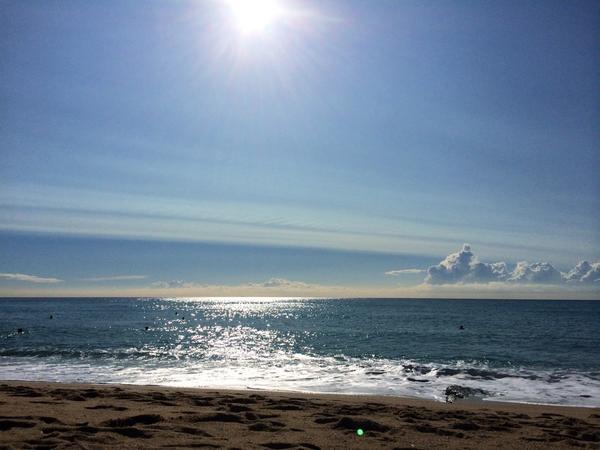 MissAdrienneNYC's tweet photo. My inner whip had to flog me off the beach in order to make flight to London. Very hard to leave the sea. #sunslave http://t.co/qcsV0nN08X