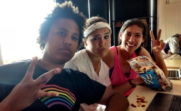 swissbeatz's tweet photo. #DiverseDivas in Granville. Team Asia, team Latinas, team etc... #WNTWC2014 #WRWC2014 @USAWomenEagles http://t.co/aiyuwzAA6m