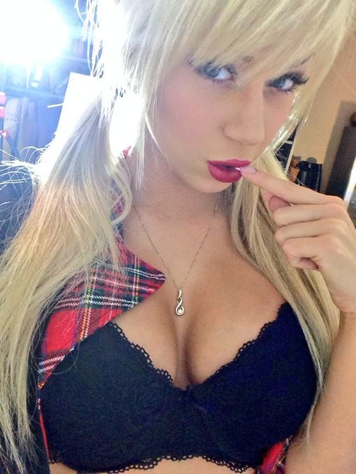 200 tokens until ChristinaJx &amp; I are #topless &amp; 500 until we are #naked ! @MyFreePromotion @CamGirlPromo<a href="/tag/topless"class="tags">#topless</a><a href="/tag/naked"class="tags"><span>#naked</span></a>