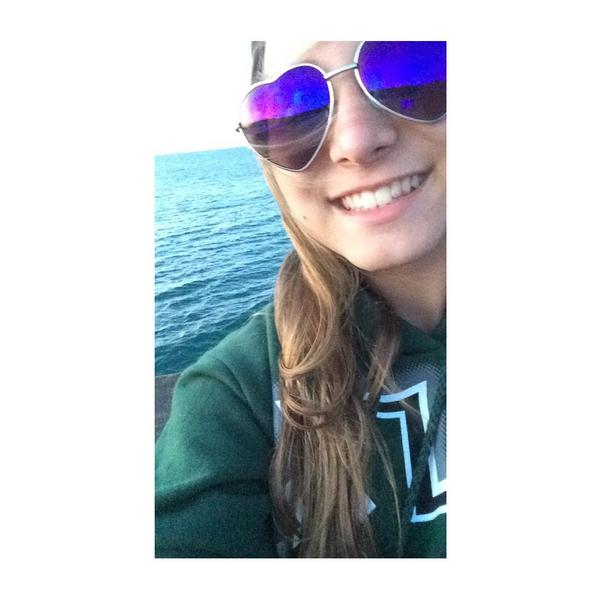 aubreyjackk's tweet photo. late night selfie of me on the pier :) http://t.co/YeQPdjm3A9