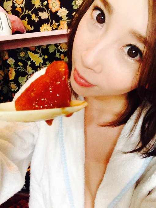 撮影きてるよ♡ ご飯食べて午後からもがんばるね♡  にんじんあーん♡ http://t.co/5gaiNw8ua7<a href="/tag/ryugagotoku"class="tags"><span>#ryugagotoku</span></a>