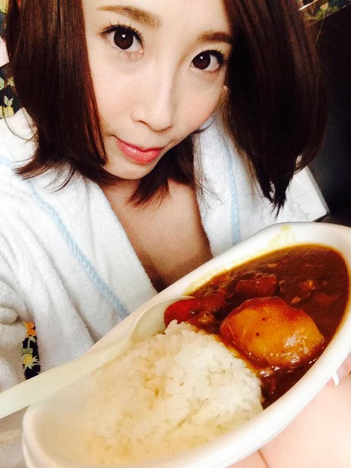 撮影きてるよ♡ ご飯食べて午後からもがんばるね♡  にんじんあーん♡ http://t.co/5gaiNw8ua7<a href="/tag/ryugagotoku"class="tags"><span>#ryugagotoku</span></a>