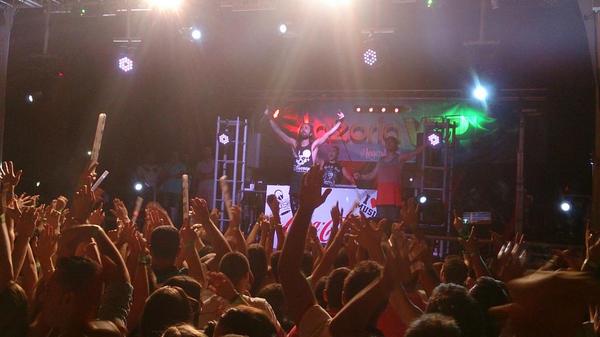 jesusbeltran28's tweet photo. Como nos hizo disfrutar @2ManiaksDjs en @CazorlaVipFest menudo espectáculo nos dieron,fieston con @mariaisabelhur4 http://t.co/w9lwqM04b5