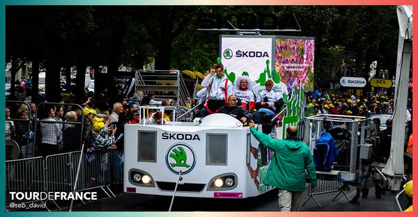 seb_david's tweet image. Encore 7 jours pour découvrir le char @SkodaFrance sur la @CaravaneduTour. LedScreen by @GroupeUTRAM with @EKTA_led