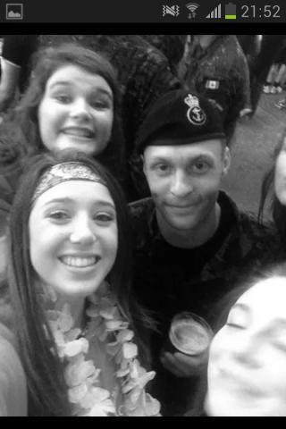 katieeroooney's tweet image. Heres another solider pic #dontbejelbereem #kweem