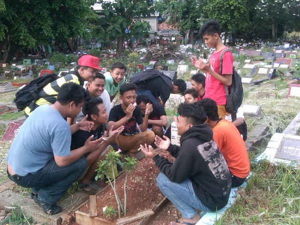 warcomF tweet picture