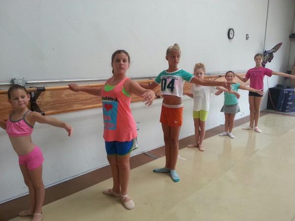 TheDanceCentral's tweet image. Summer Dance Camp! #summerdance #dancinglessons  #childrensdance swarmapp.com/thedancecentra…