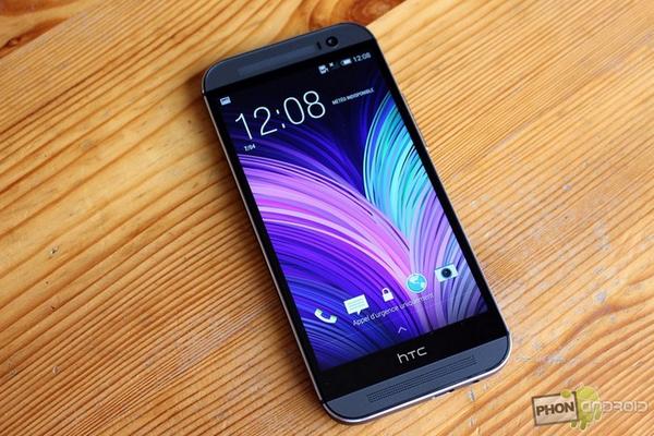 phonandroid's tweet image. La mise à jour #Android443KitKat du #HTCOneM8 est attendue dans les prochains jours ! goo.gl/vl8IHQ