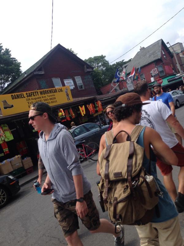 AlongCamePoppy's tweet image. @Jimmy_Gray it's the back of your head twin bossing it up in Toronto! @zaksingle #twinhead