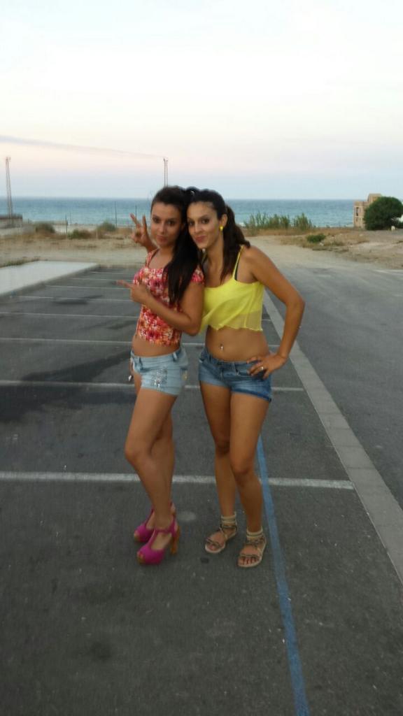 mooreeniitta's tweet photo. Oleee quee oleee miraa que gentee mas apañaa sii señorr http://t.co/6AXlFtrNMy