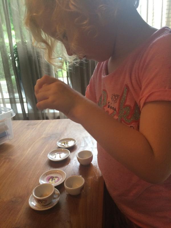 AndreaPost97's tweet photo. Theetjes doen met Aida ☕️ http://t.co/4XmyxYkhrw