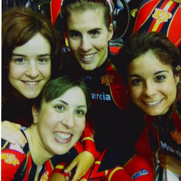 Cuarteta tras el último entreno antes del #EuroTrack2014 <a href="/Sheyarcoiris/">Sheyla Gutierrez Ruiz</a> <a href="/iUsabiaga/">Irene Usabiaga</a> <a href="/aneiriartee/">aneiriarte</a> #aupamaitiak 😊😊💪
