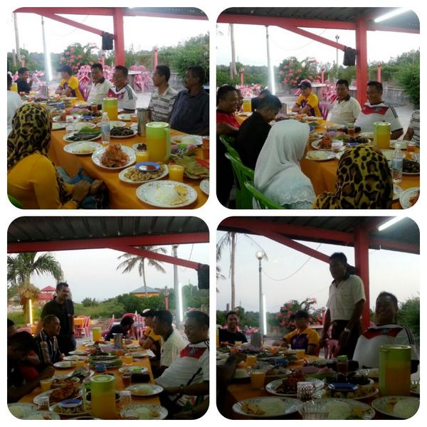 RELAAlorGajah's tweet photo. Mjlis b'buka puasa @RelaAlorGajah n @RELADaerahJasin bsma PRN @RELAMelaka @HafizAziz85 @azzrill_haron http://t.co/29k6JSMmfP