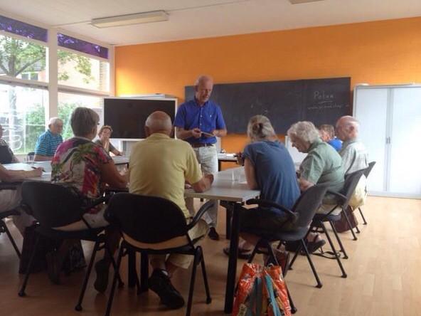 Cursus iPad #zomerschool geeft enorme inzichten over #www aan Tielse senioren #jaarvdsenioren (foto: <a href="/EllyEvschaik/">Elly van Schaik</a>)