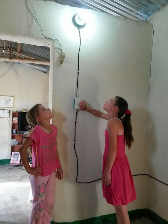 SoyJairoPinzon's tweet photo. Campesinos de Ocaña ya tienen energía eléctrica. http://t.co/7U7J0emx3n  @chechoarevaloK @CompuParaEducar @ColombiaAprende @LaLuciernagaCo