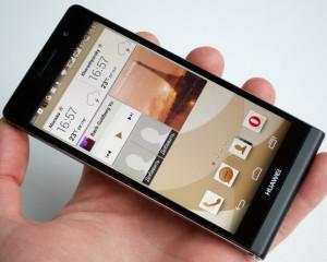 rus_android's tweet photo. Полный обзор Huawei Ascend P6s: тонкий металлический смартфон с двумя SIM-картами http://t.co/fTawwMWjzp http://t.co/etjjhn8nNM