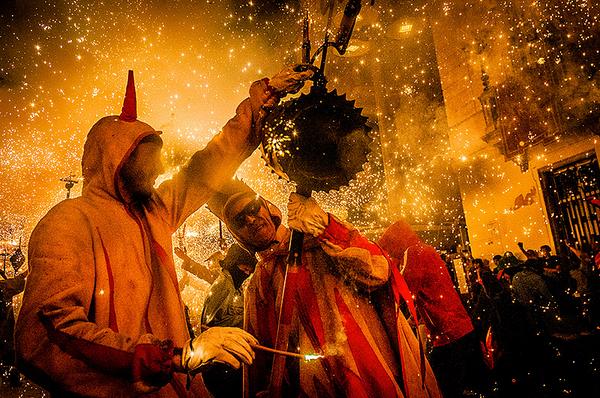 anibaltrejo's tweet photo. Las fotos del último #Correfoc! @LesSantes__2014
@lessantesmataro http://t.co/a4l7Thf6E2 #lessantes @bcnTB http://t.co/xPfNhS6Xcs