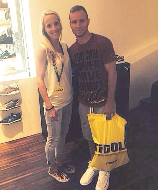 TeamBrianGER's tweet image. Brian went shopping in Switzerland @brian_littrell #brianlittrell #littrell #backstreetboys