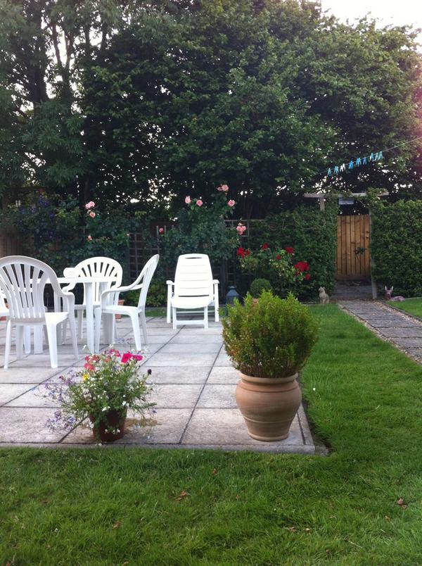 shaunhardaker's tweet photo. Not a bad place to relax after work #garden http://t.co/z1eEBz93Wx