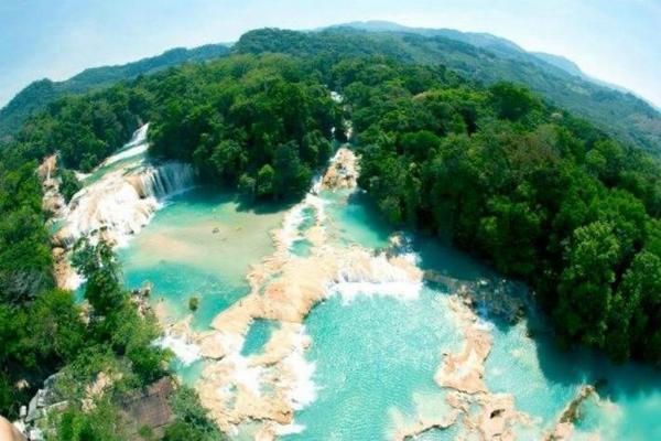 webcamsdemexico's tweet photo. RT @granturismomex: "@TianguisTurMx14: Espectaculares cascadas de agua azul de la #RutaMaya http://t.co/9PUPhn35Gv Vive #Chiapas